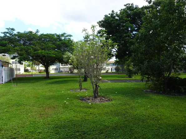 605 S State Road 7, Margate, FL