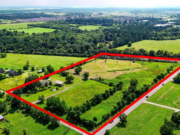 922 Agg Rd, Tomball, TX 77375