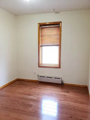 Rented by Astoria Realty | media 6