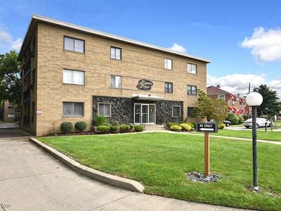 20312 Lorain Rd APT 202, Fairview Park, OH, 44126