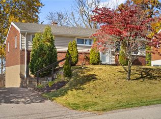 101 Wynnecliffe Dr, Carnegie, PA 15106