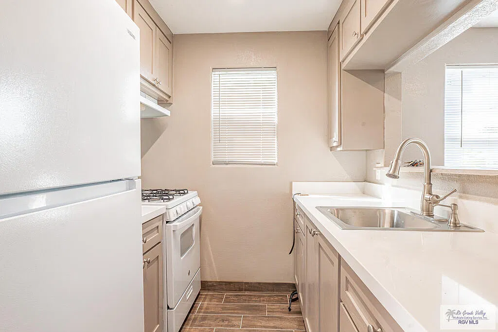 2 bed, 1.0 bath, 520 sqft, $850 — Photo 4
