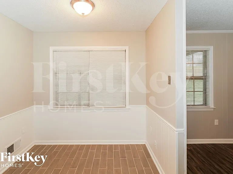 6901 Aspenhill Dr — Photo 4