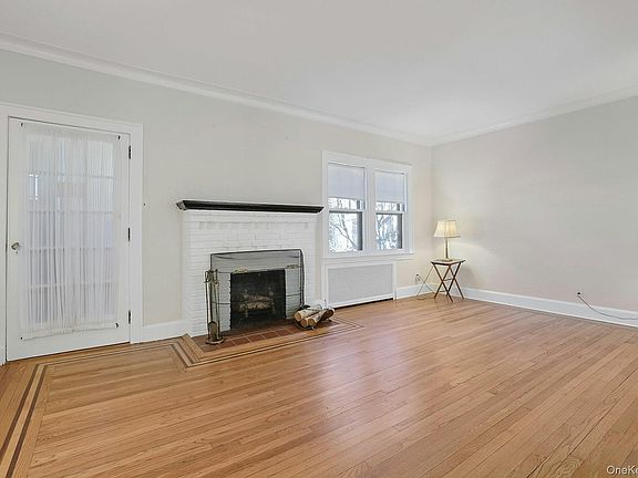 2nd image of 10 Robins Rd