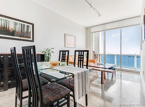 4th image of 725 NE 22nd St APT 8C
