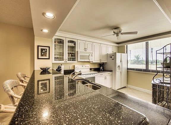 4th image of 4203 Bay Beach Ln APT 1C