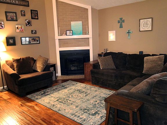 4th image of 2209 Coventry Dr