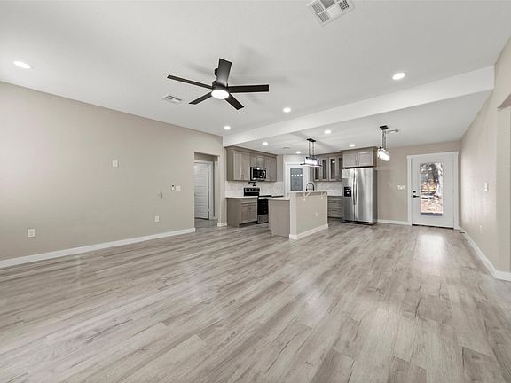 2nd image of 2509 Stewart Dr