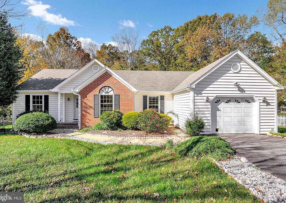 Welcome to 10612 Maple Ridge