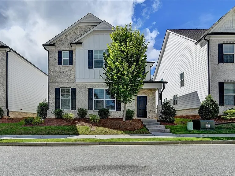 4335 Magpie Dr — Photo 3
