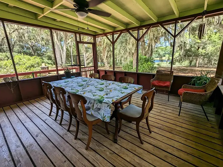 Screened in Patio
