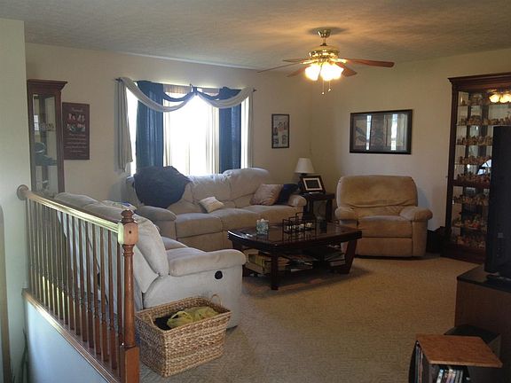 3rd image of 210 Lavista Dr