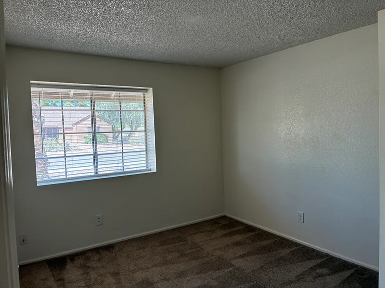 5637 W Yucca St — Photo 21