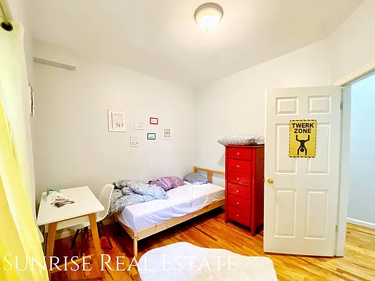 Rented by Sunrise Real Estate | media 21