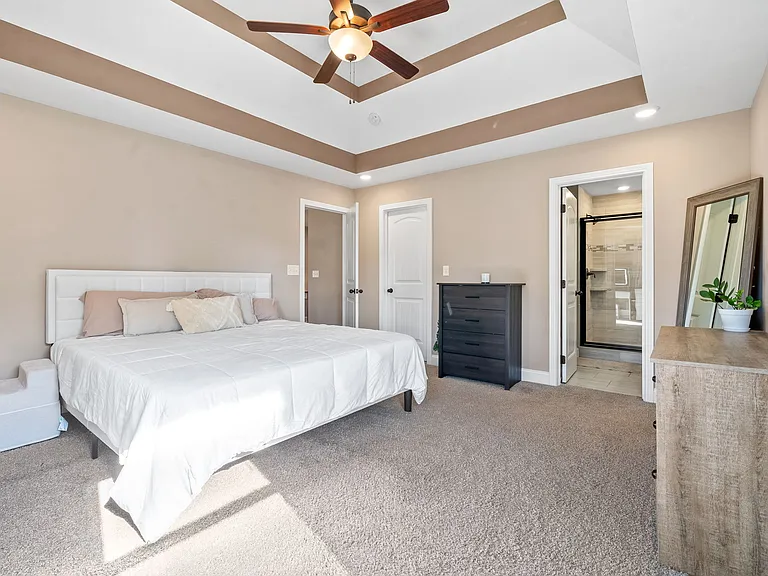 986 Guinevere Ct — Photo 18