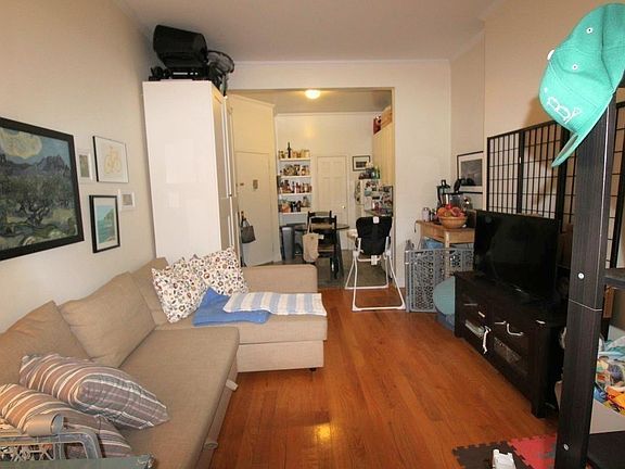 5th image of 70 W 106th St #E