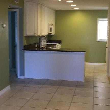 5th image of 210 11th Ave N APT 103