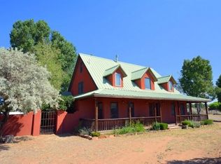 71 Mutt Nelson Rd, Santa Fe, NM 87507