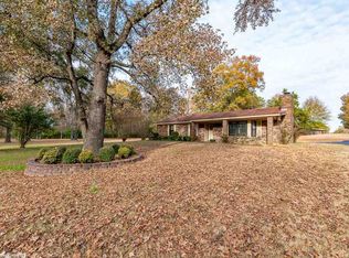 15 Presley Dr, Conway, AR 72032