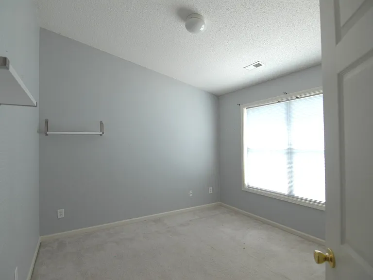 800-32 Remount Ct — Photo 10