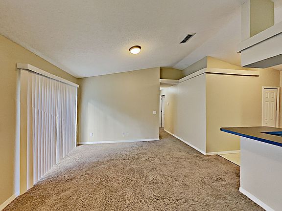 4th image of 13100 Baneberry Ct