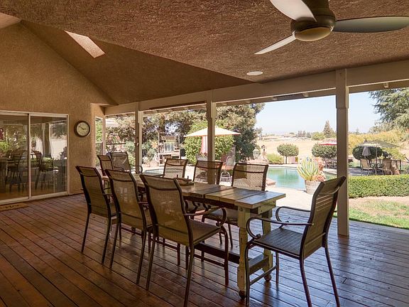 3rd image of 8518 Oak Creek Ct