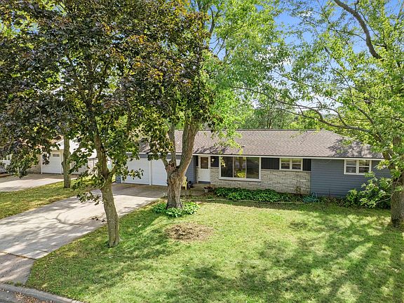 2nd image of 319 Cannon View Dr