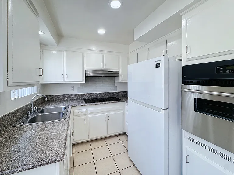 1218 Pine St #201 — Photo 9