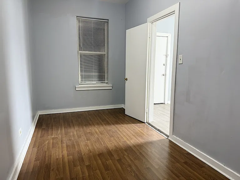 8833 S Exchange Ave — Photo 9