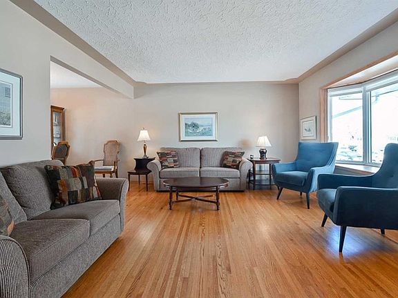 2nd image of 7703 E 5th St SW