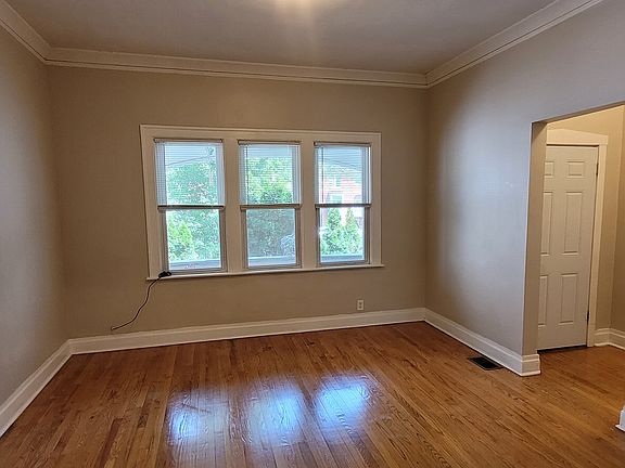 2nd image of 6924 S Cornell Ave Unit 1