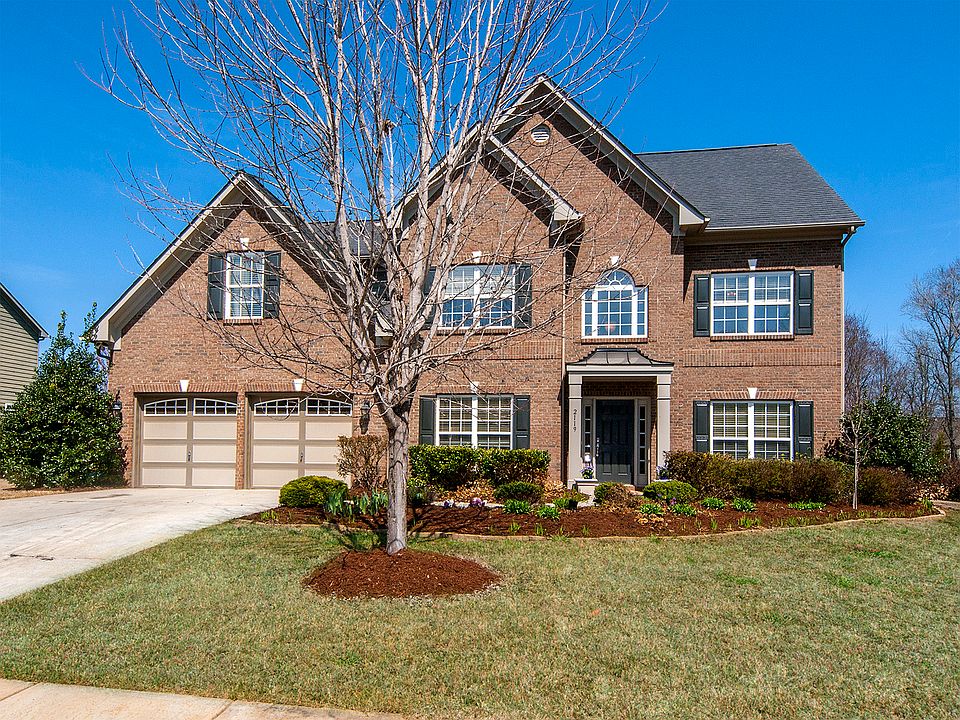 1st image of 2119 Willowcrest Dr