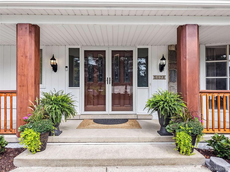 5076 Watergate Rd, photo 2