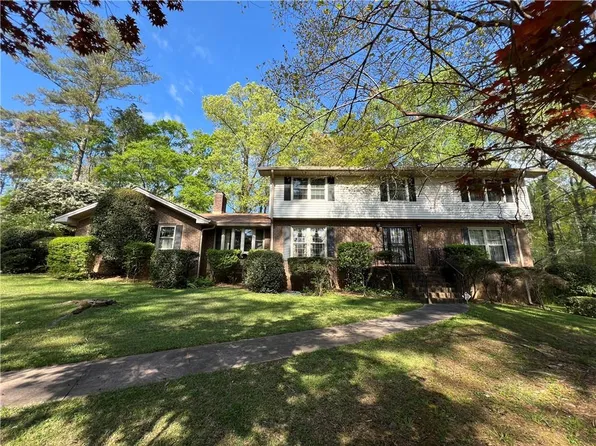 3755 Sherbrook Ct, College Park, GA 30349