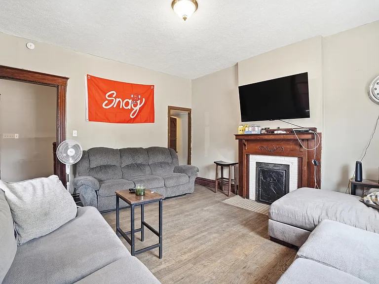 2661 Bellevue Ave — Photo 8