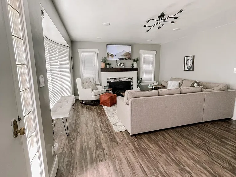 526 N 200 W #1 — Photo 8