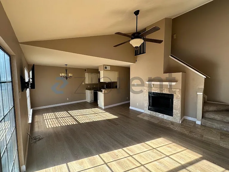 334 W Harwood Rd #A — Photo 9
