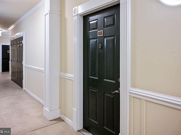 3rd image of 4850 Eisenhower Ave Unit 209