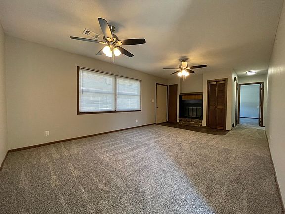 3rd image of 215 N 21st St