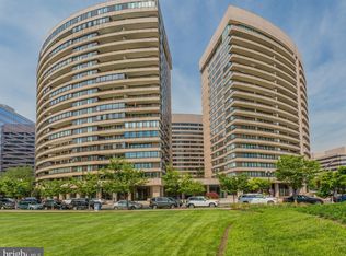 1300 Crystal Dr APT 501S, Arlington, VA