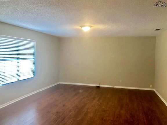 4th image of 1210 Glendora Dr