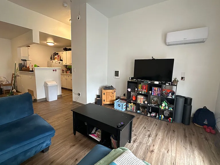 University Park Apartments near Cornell University — Photo 672