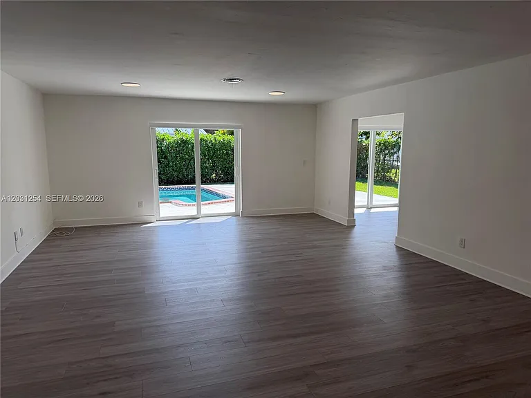 9020 SW 56th Ter — Photo 3