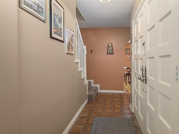 5th image of 4246 Crownwood Dr