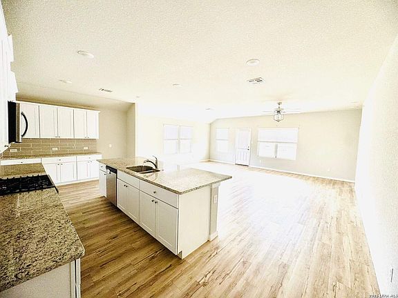 3rd image of 312 Agave Circle