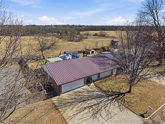 2nd image of 13653 S Hickory Pl