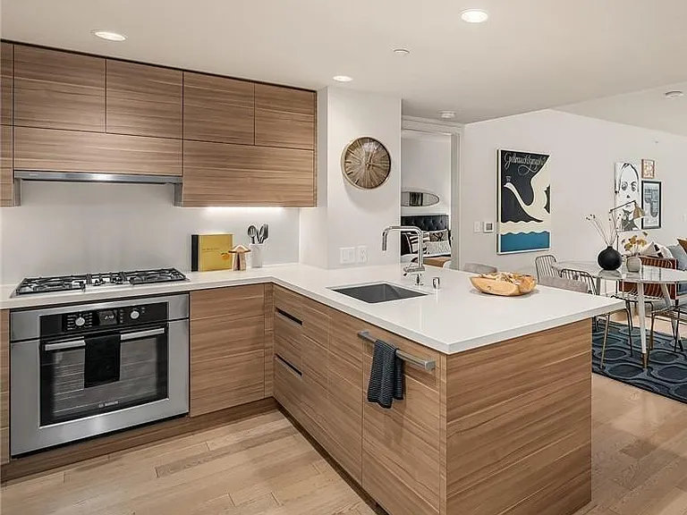 583 Battery St #1708 — Photo 1