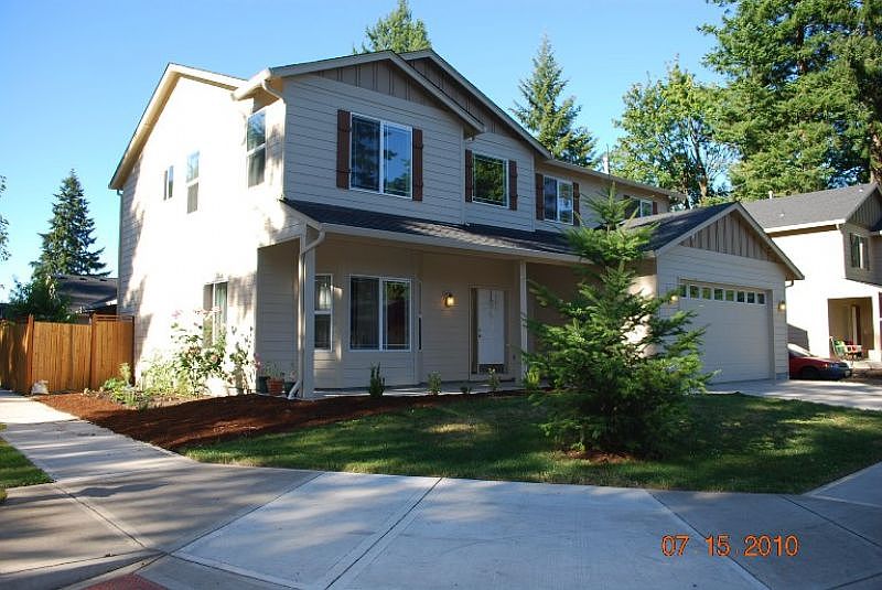 1st image of 13504 NE 42nd St