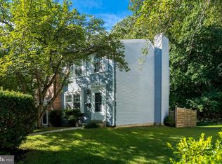 10214 Millstream Dr, Gaithersburg, MD 20886