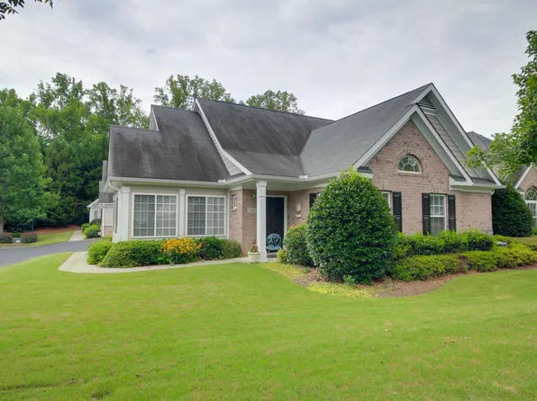 2404 Village Ln, Roswell, GA 30075